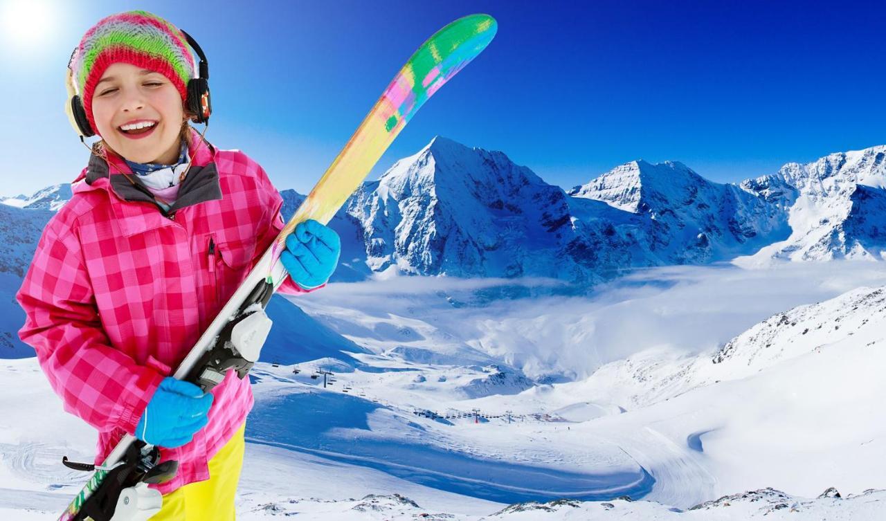 בנסקו Skiing, Walking, Enjoying In Mountains מראה חיצוני תמונה